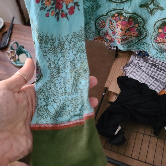 Free People long sleeve ribbed print/floral tee. - Picture 2 of 8